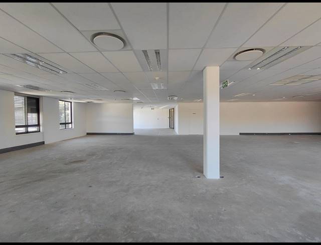 329M² OFFICE TO LET IN MAGALIESSIG